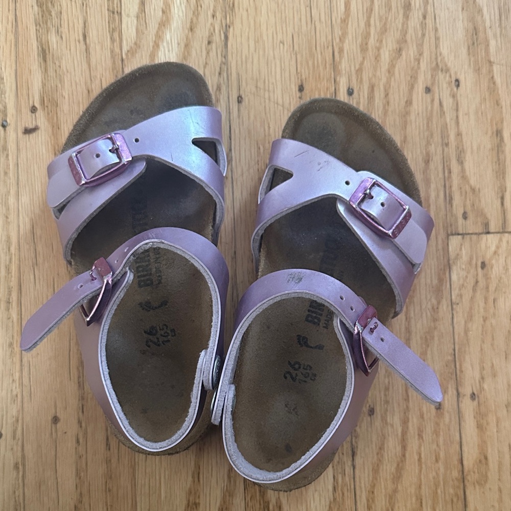 Kids Metallic Lavender Birkenstocks